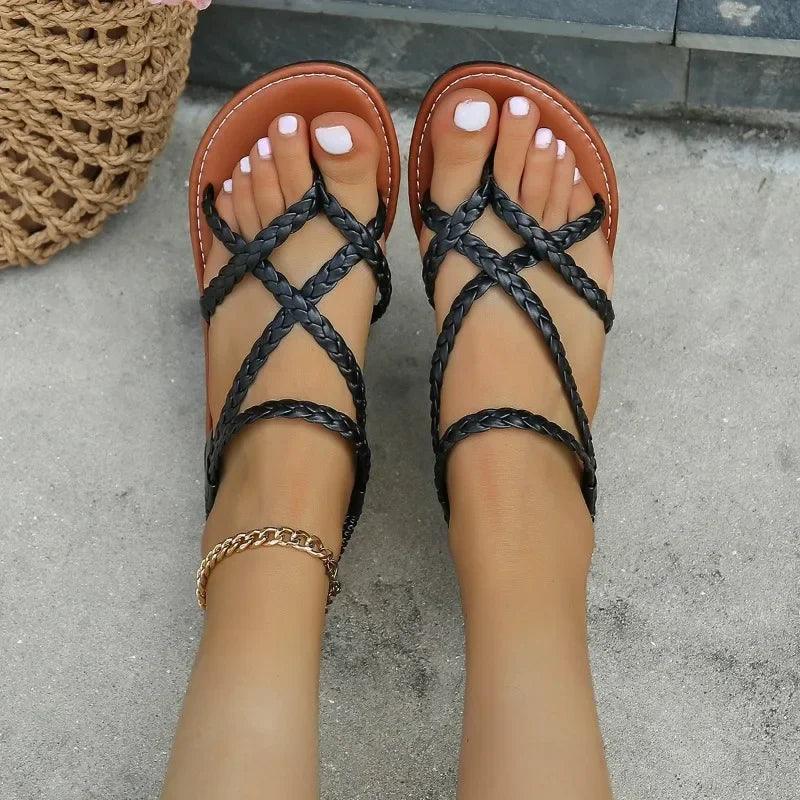 Geflochtene flache sandalen für damen