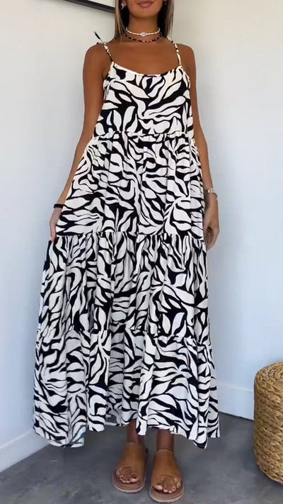 Luftiges maxikleid im tierfelldesign