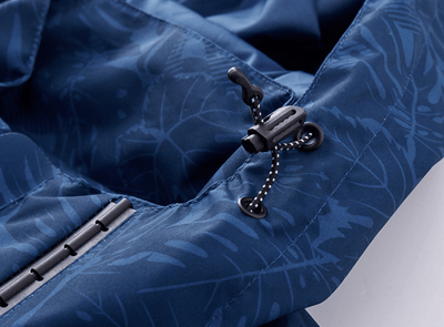 Outdoor Jacke mit Kapuze – Leichte Übergangsjacke für Freizeit und Outdoor