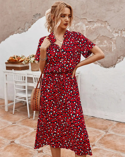 Lorvanna – Bequeme Sommerkleid mit stilvollem Druck und kurzen Ärmeln