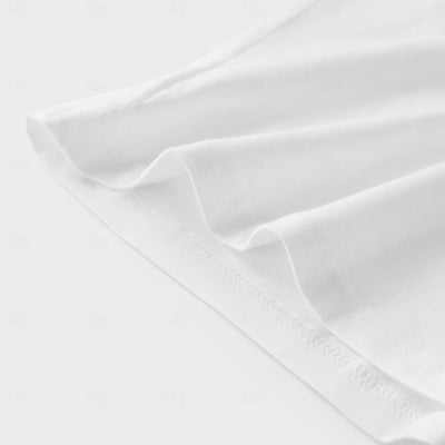 Minimalistisches einfarbiges T-Shirt